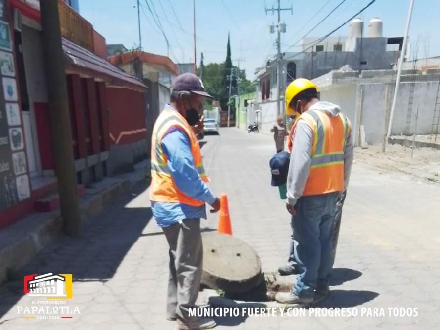 Ayuntamiento de Papalotla da mantenimiento a líneas de drenaje